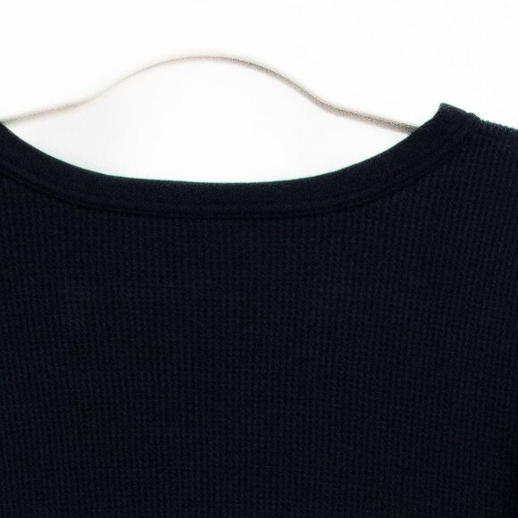 Black Long-Sleeve Thermal Knit Crewneck Pullover - Picture 6 of 8